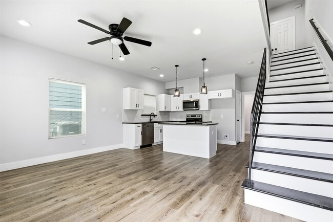 Building Photo - 6916 Tommye St