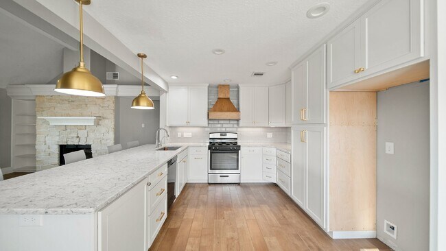 Building Photo - Charming 4-bedroom with a Large Lot Tucked...