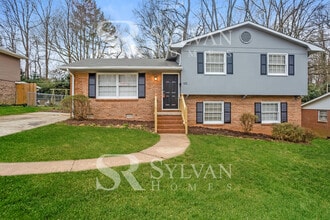 Building Photo - 3924 Dunwoody Dr