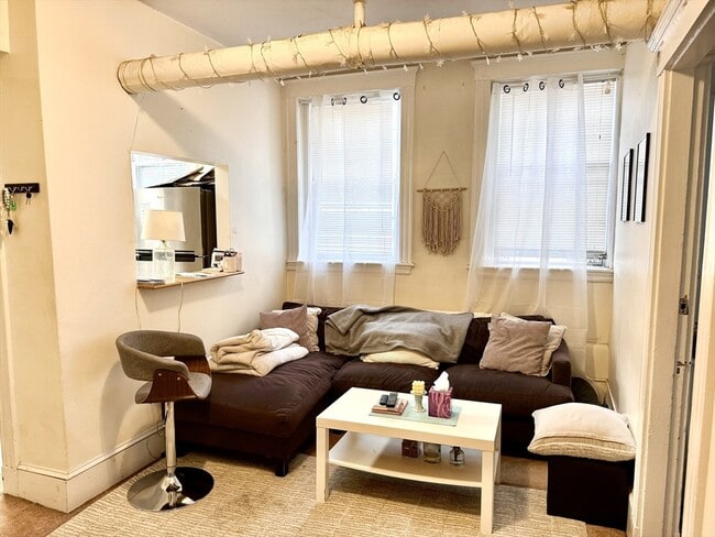 Building Photo - 14 Egmont St