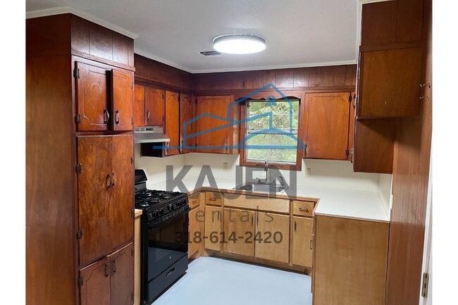 Building Photo - 4598 Cedar Dr