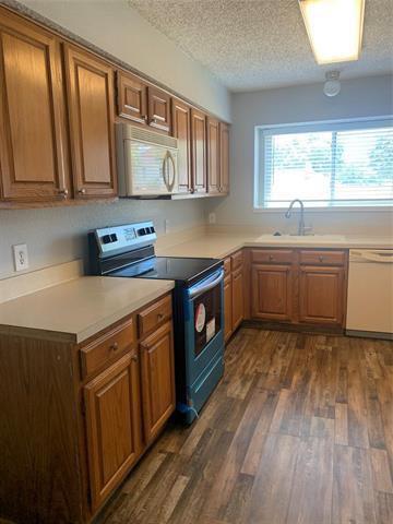 Building Photo - 2766 Claremont Dr