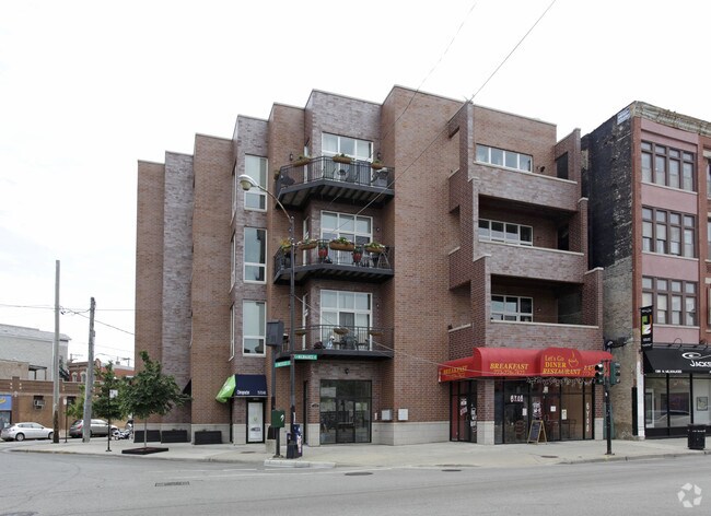 Foto principal - 1393-1397 N Milwaukee Ave