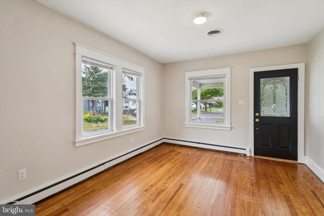 Building Photo - 38 Pressey St