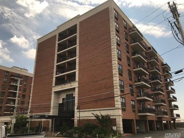 Building Photo - 230 W Broadway