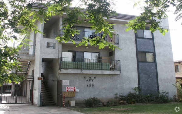 Foto del edificio - 128 W Windsor Rd
