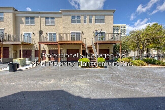 Building Photo - 513 N Market St