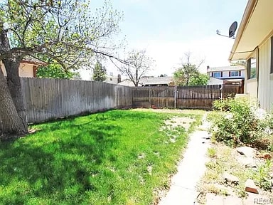 Building Photo - 2046 S Newark Way