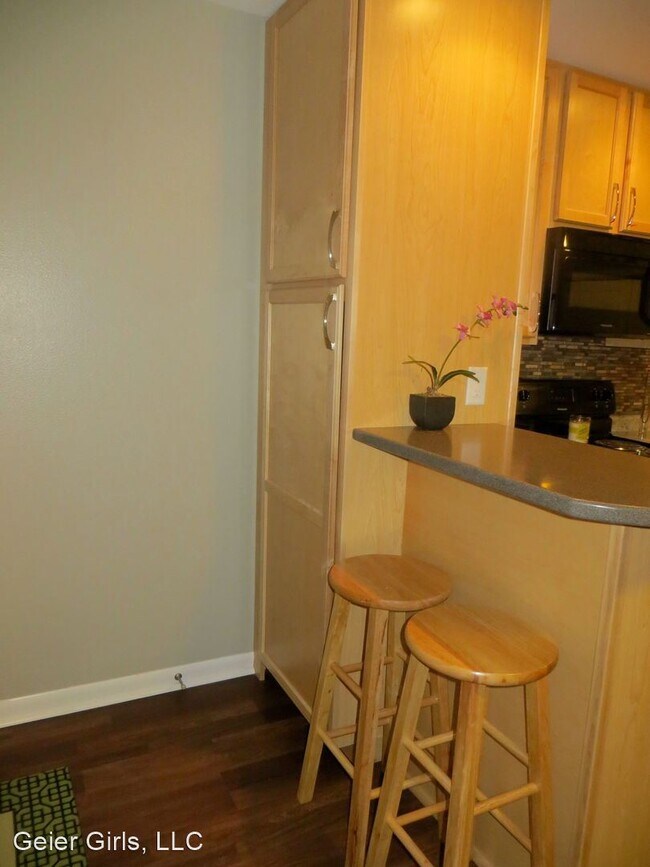 Foto del edificio - 3315-3325 Wells Ave