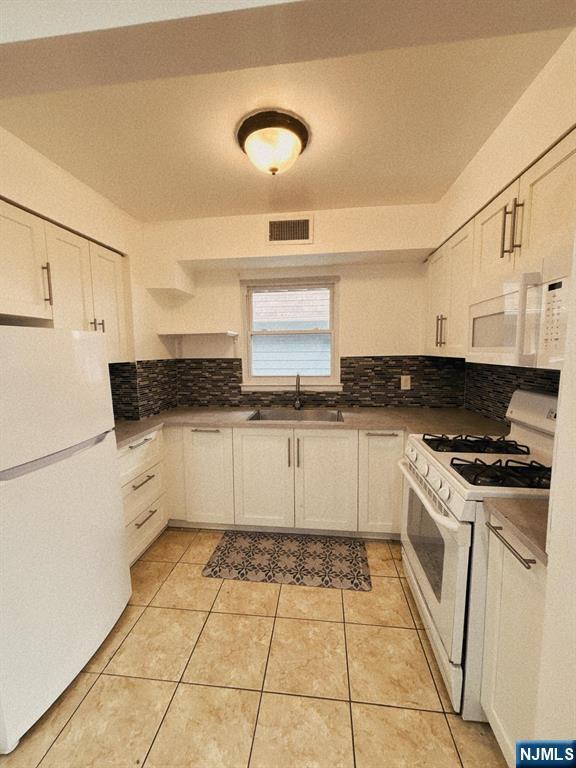 Building Photo - 389 De Wolf Pl