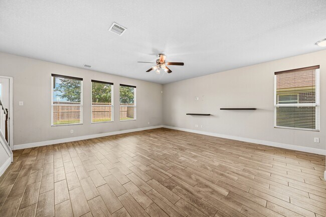 Foto del edificio - 2415 Cloudy Bay Dr