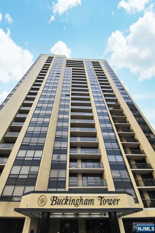 Foto principal - 800 Palisade Ave