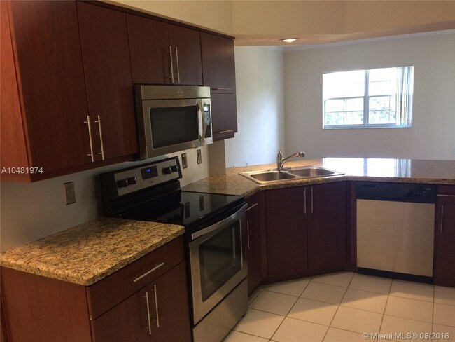 Foto del edificio - VILLAGE BY THE BAY CONDO