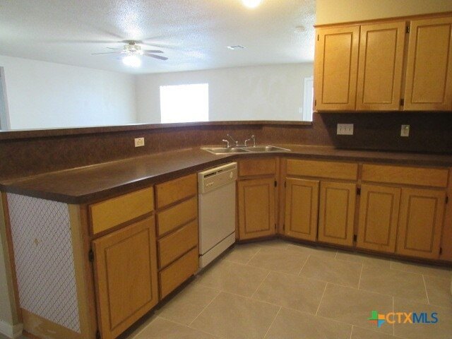 Building Photo - 4601 Lloyd Dr