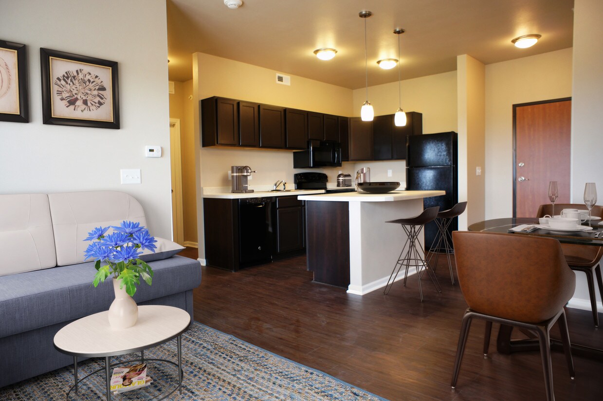 Foto principal - Broadway Apartments at Capitol Heights
