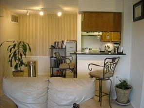 Building Photo - 11201 Lynbrook Dr