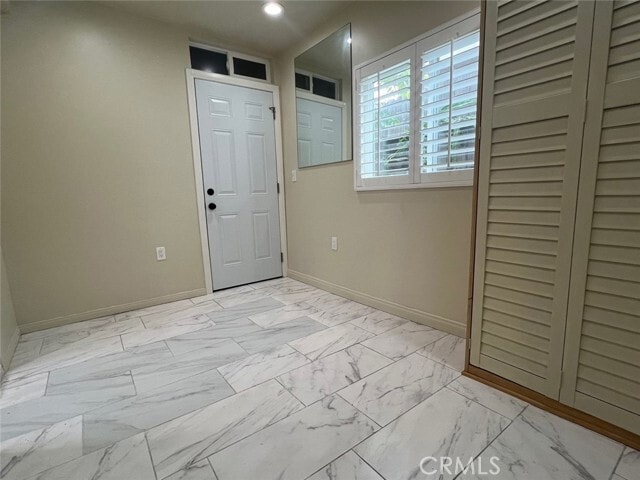 Foto del edificio - 3335 Oakhurst Ave
