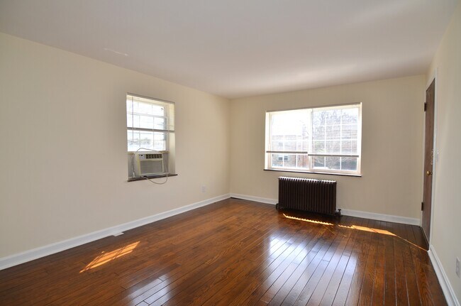 Foto del edificio - 2532 Williams Ave