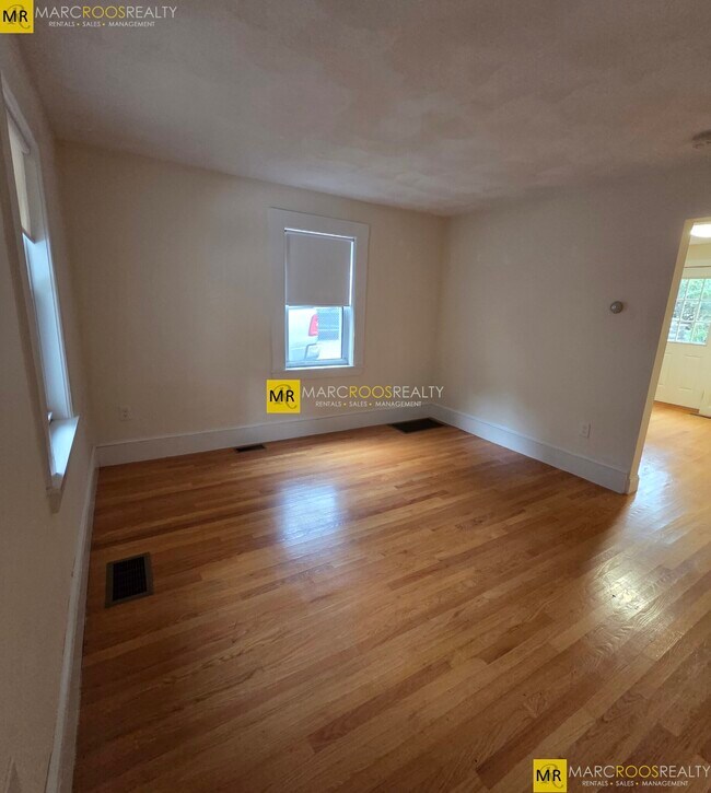 Building Photo - 7 Rifle Ct