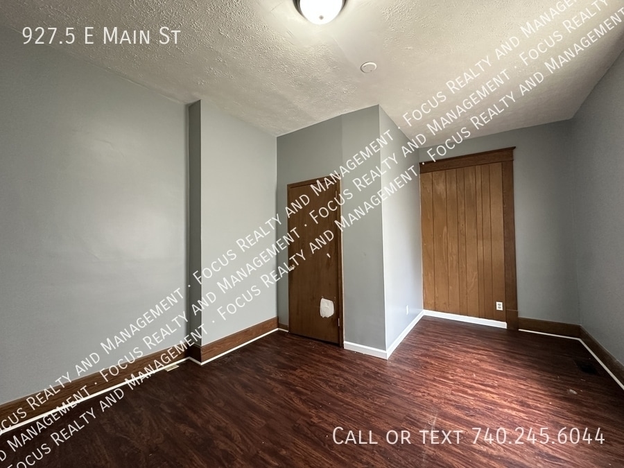 Building Photo - 927.5 E Main St