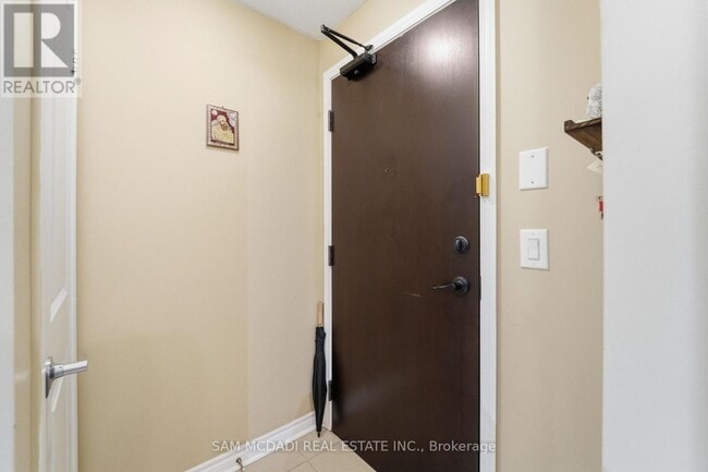 Building Photo - 385 Prince of Wales Dr