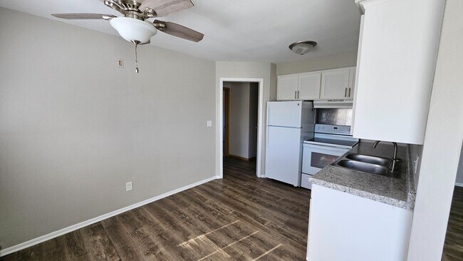 Foto del edificio - 1820 Bromley St