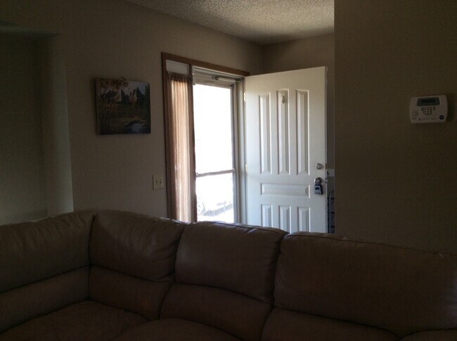 Building Photo - 3858 Smoke Tree Dr