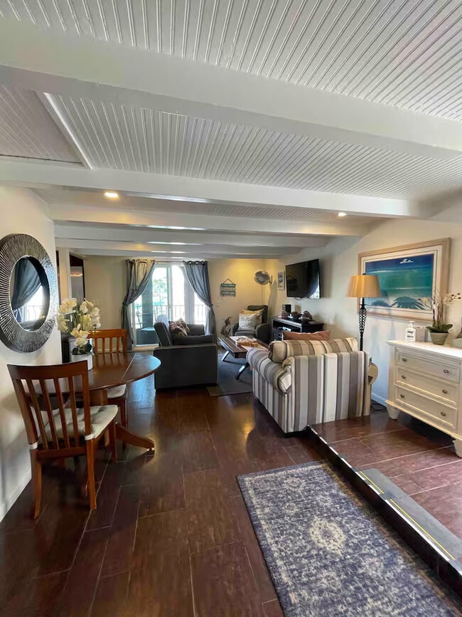 Living Room - 704 Ventura Pl