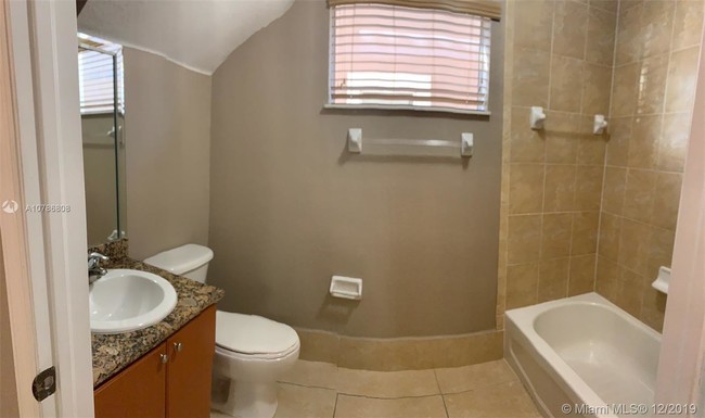 Building Photo - 10401 W okechobee rd  503 Hialeah Fl 33018