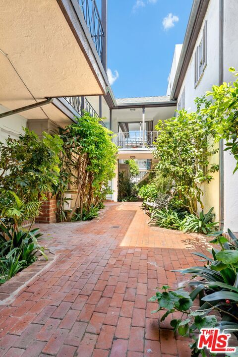 Building Photo - 1324 Westwood Blvd