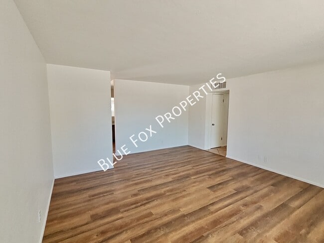 Building Photo - 3857 E Edison Pl