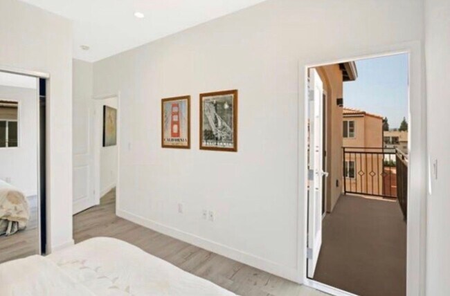 Building Photo - 9861 N Lassen Ct