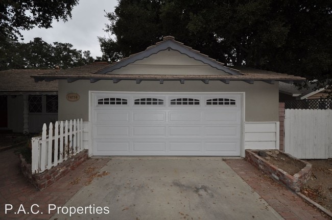 Building Photo - 24755 Golden Oak Ln