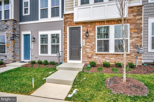 Building Photo - 9403 Pacific Elm St