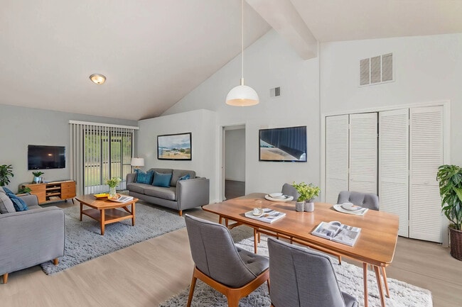 Building Photo - 374 Cocoa Ct