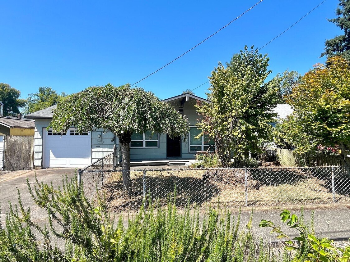 Foto principal - Arbor Lodge Bungalow with Hardwoods, Attac...