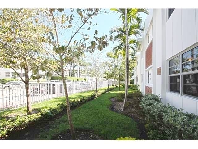 Foto del edificio - Beautiful garden unit with 1bed/1bath in t...