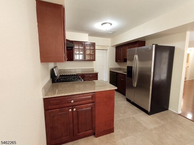 Building Photo - 1807 Green Hollow Dr