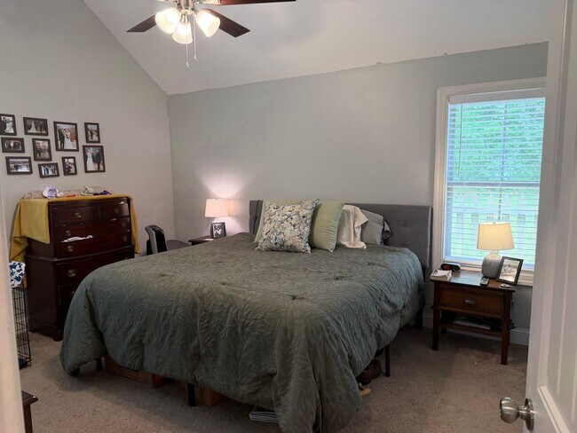 Foto del edificio - 513 Greentree Terrace