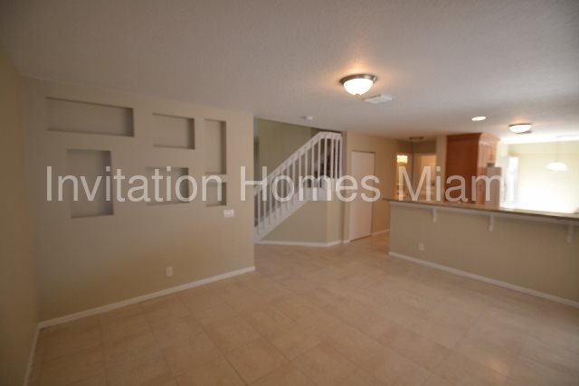 Building Photo - 1453 Banyan Cir