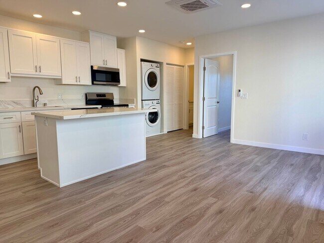 Foto del edificio - Charming Brand New Construction ADU in quiet neighborhood