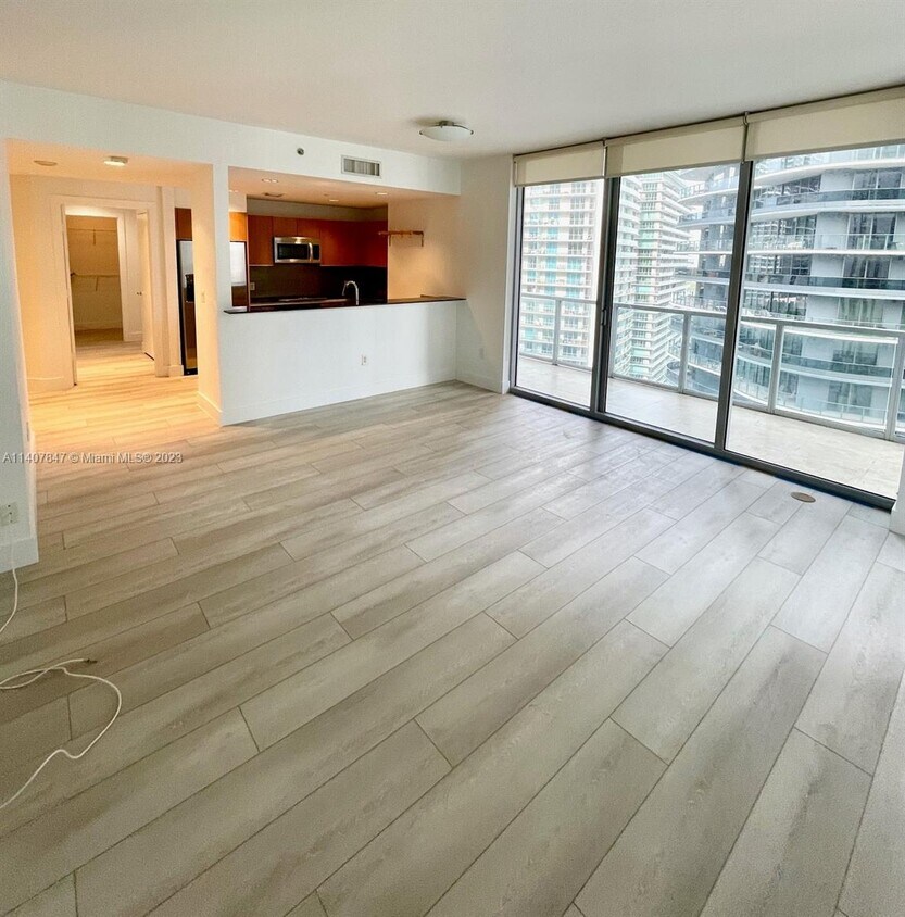 Foto principal - 1050 Brickell Ave