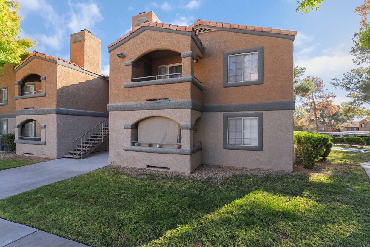 Primary Photo - Cozy Condo with Pool View!