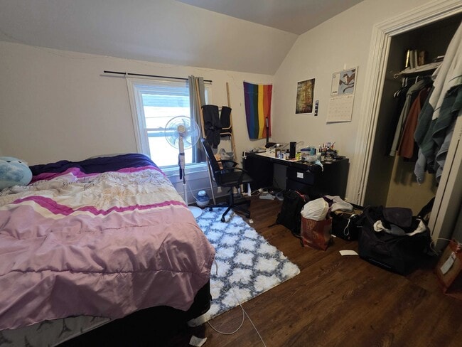 Building Photo - 308 Collingwood St