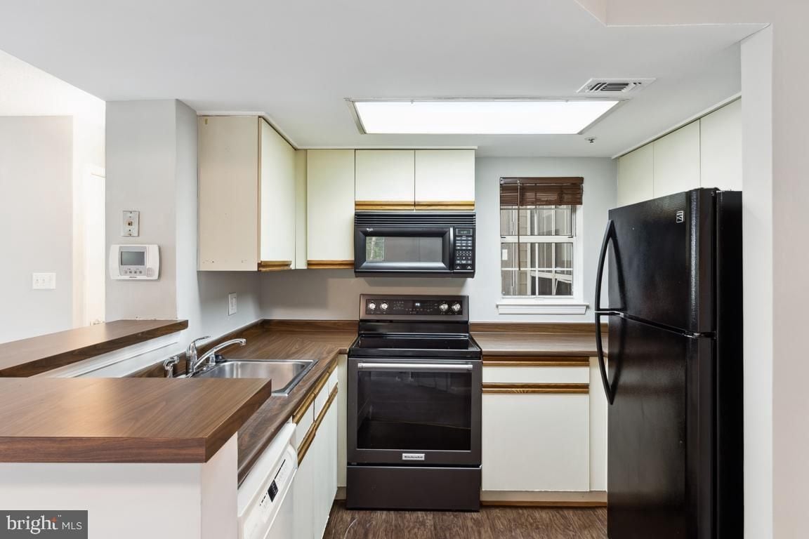 Building Photo - 10531 Beacon Ridge Dr