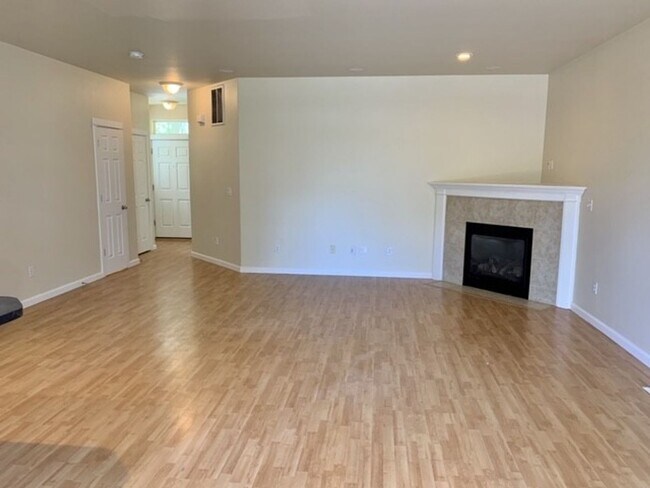 Foto del edificio - Terrific Hillsboro home close to Intel and community park - Freshly Painted!
