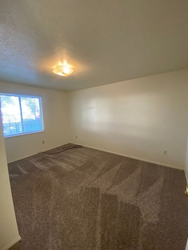 Building Photo - 205 E Chubbuck