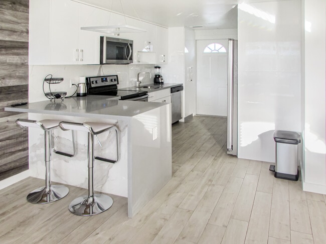Building Photo - 9220 Biscayne Blvd