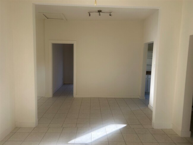 Building Photo - 602 Cordell St