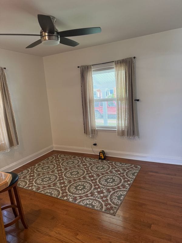 Foto del edificio - 1412 Cherry Ln